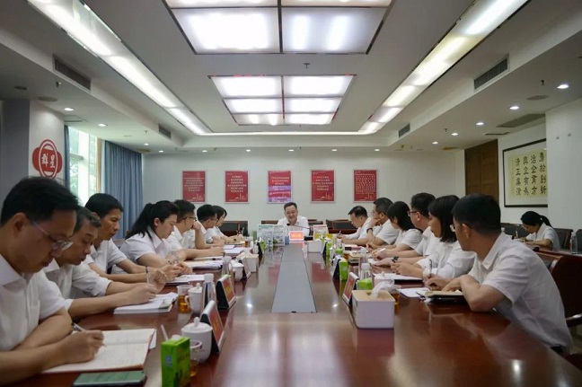 廣藥集團(tuán)黨委書記、董事長李小軍到白云山星群公司調(diào)研